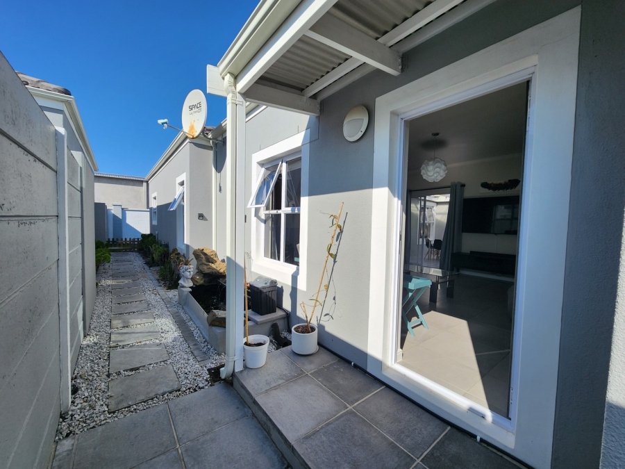 3 Bedroom Property for Sale in Sunningdale Western Cape